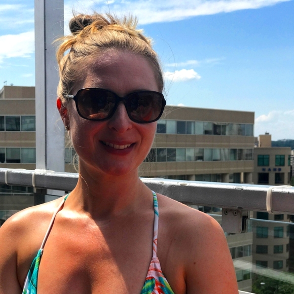 Meet your Posher, Kristen - Picture 1 of 1